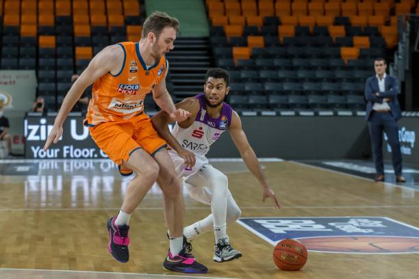 巴萨高层希 巴萨高层希